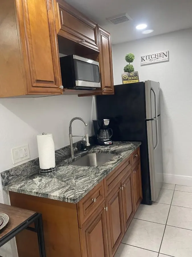 Tranquilo Y Fantastico Apartamento Cerca De Playas Y Areopuerto Tampa