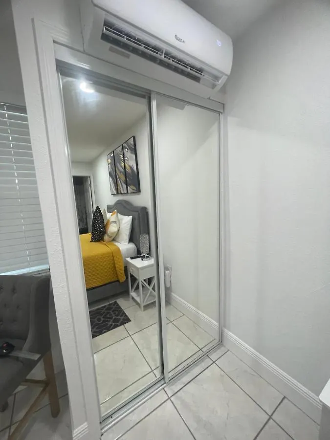 Tranquilo Y Fantastico Apartamento Cerca De Playas Y Areopuerto Tampa 0*,  United States